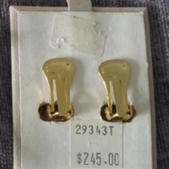1 Set of 18K Gold Plated Vintage Earrings - Picture 2 of 3